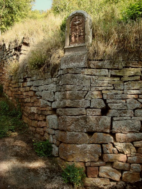 Trockenmauer bei Werbach-Gamburg (Foto © R. Wolf)